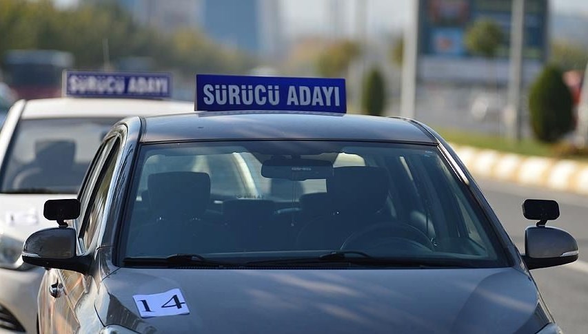 Türkiye’yi sarsan geçersiz diploma skandalının yankıları sürerken uydurma ehliyet dolandırıcılarının