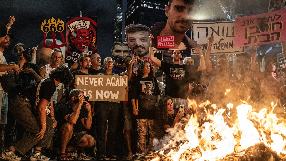 İsrail'de yapılan kamuoyu yoklamasına nazaran halkın Başbakan Binyamin Netanyahu'ya, hükümete