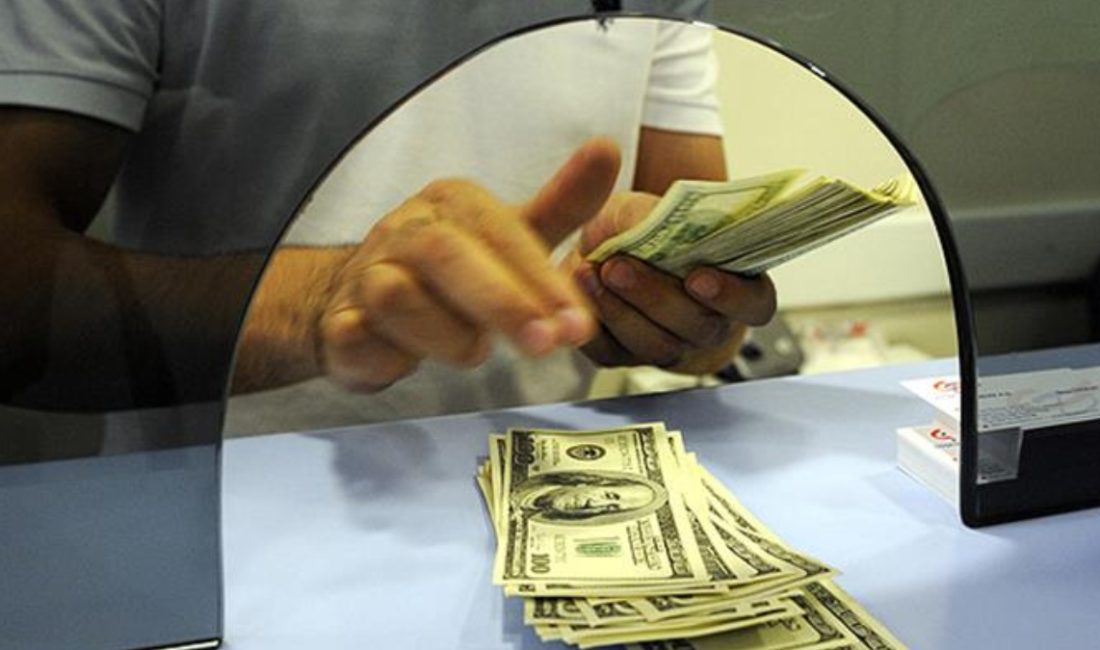 İstanbul özgür piyasada dolar 40,6830 liradan, euro 47,6150 liradan ve
