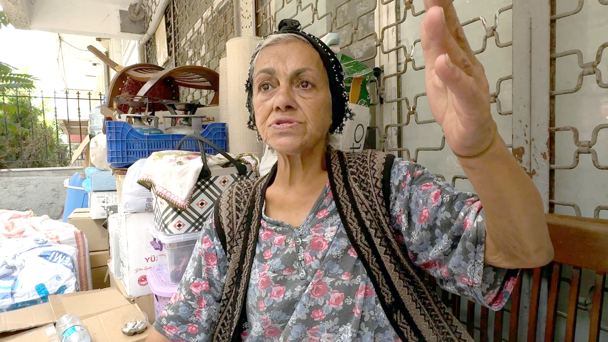 Kızı tarafından borçlandırılıp terk edilen, eşyaları da konut sahibi tarafından