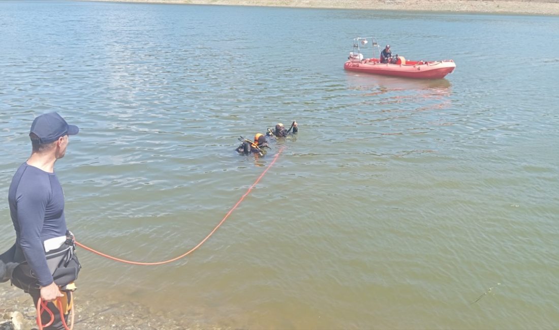 Sultangazi ilçesinde kaybolan kişinin cansız vücudu jandarma ve itfaiye su