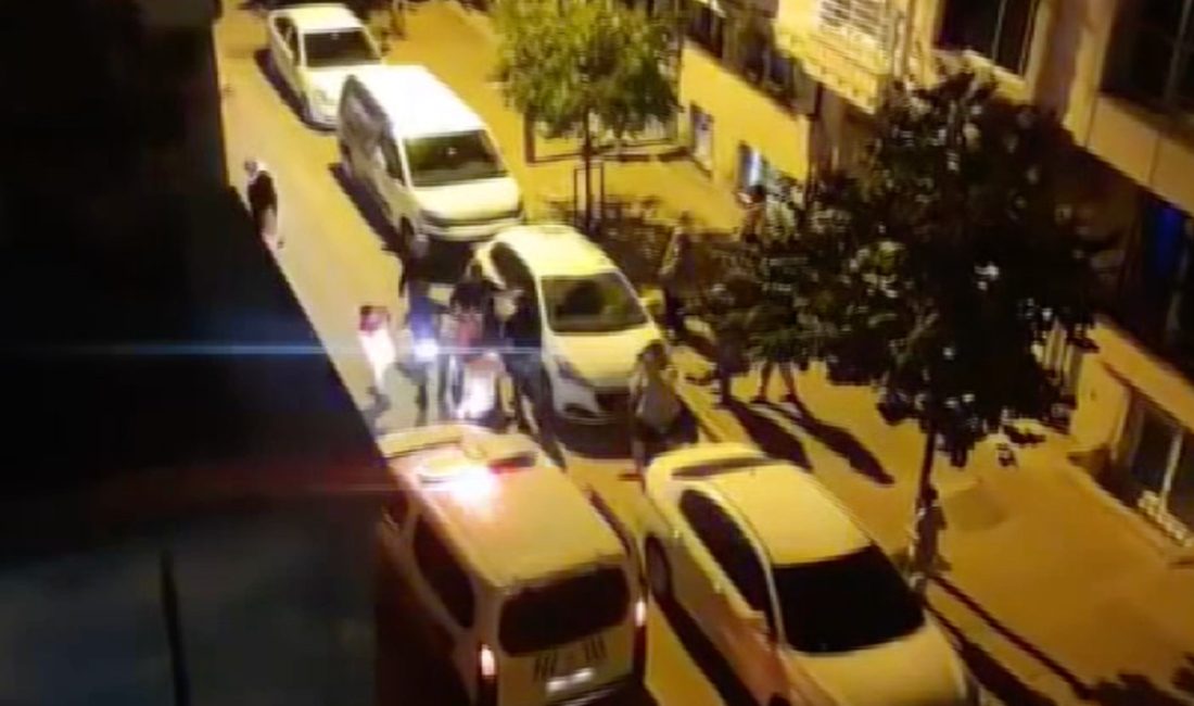 Esenyurt'ta komşular ortasında çıkan bıçaklı arbede, polisin müdahalesiyle son buldu.