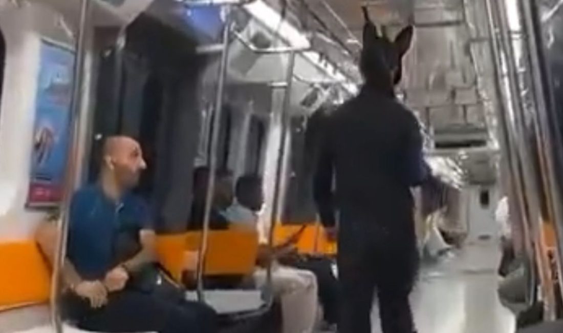 Sarıyer'de metroda elinde tüfekle gezen tavşan kostümlü 15 yaşındaki A.Y'nin
