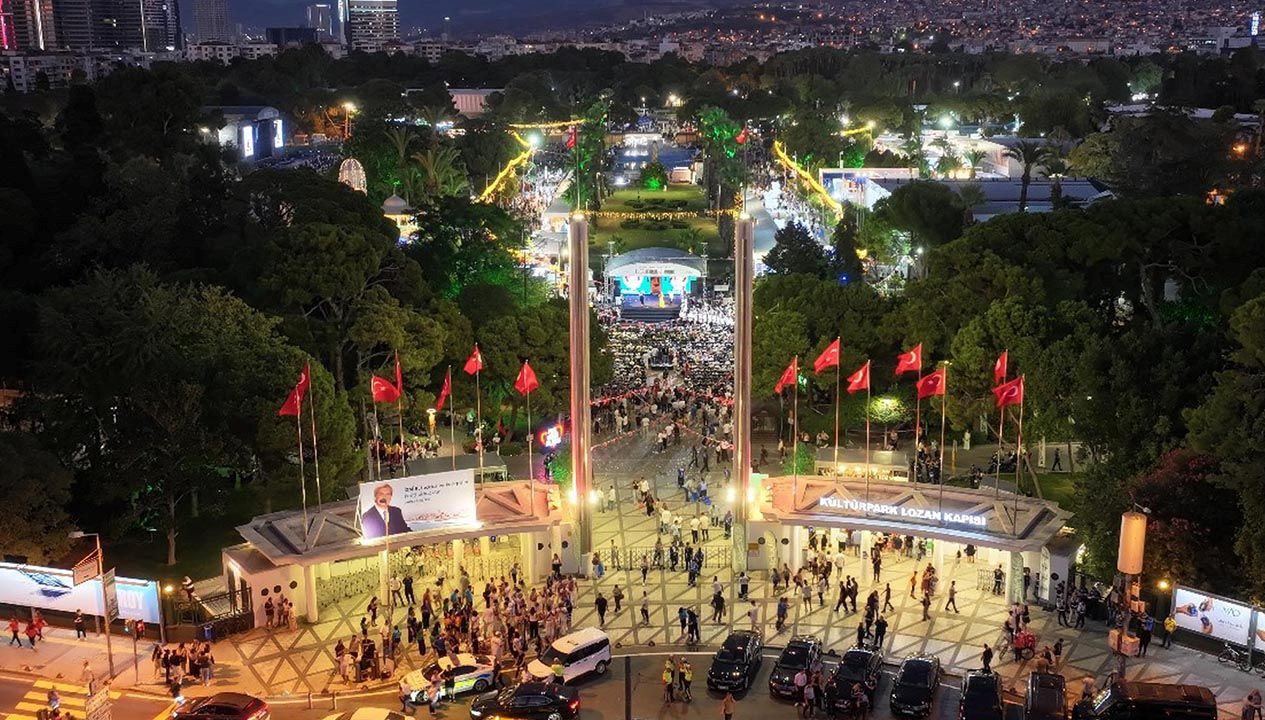 Bu yıl "Fuar Şehrin Kalbinde" sloganıyla düzenlenen 94. İzmir Enternasyonal