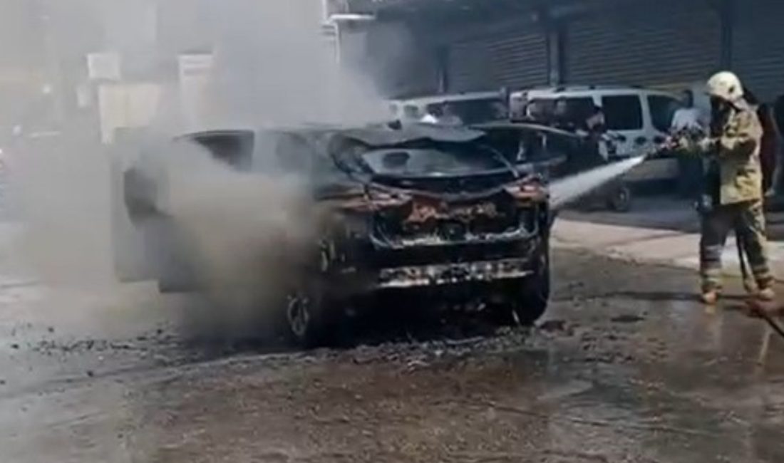 Buca’da sanayi sitesine getirilen elektrikli araba bilinmeyen bir nedenle yanmaya