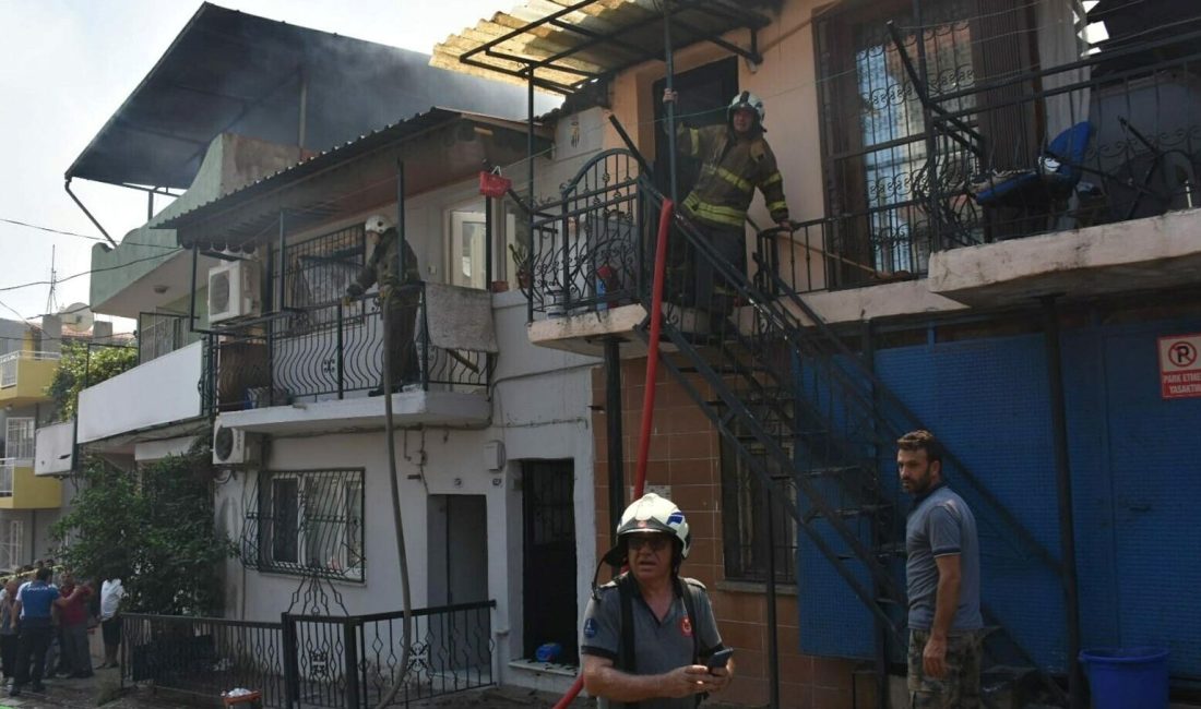 İzmir'de bir hurda deposunda elektrik sayacından çıkan yangın, bitişikteki dört konuta