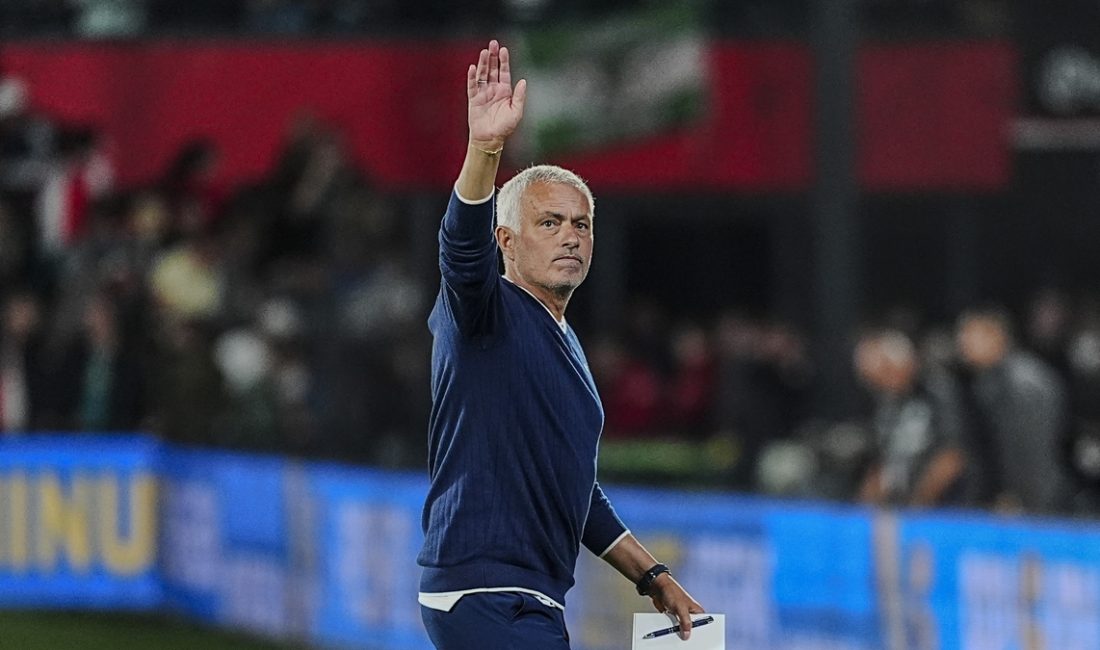 Fenerbahçe'de Feyenoord maçının hazırlıkları devam ediyor. Teknik yönetici Jose Mourinho,