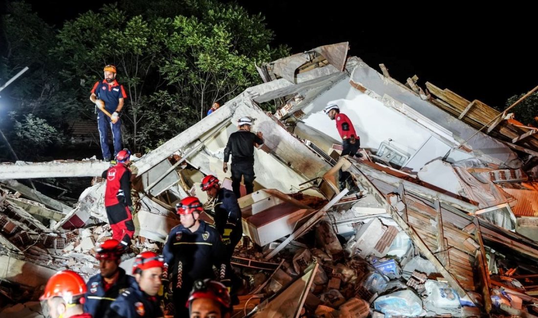 Cumhurbaşkanlığı Kabinesi üyeleri, Balıkesir'de meydana gelen 6,1 büyüklüğündeki sarsıntıdan etkilenen