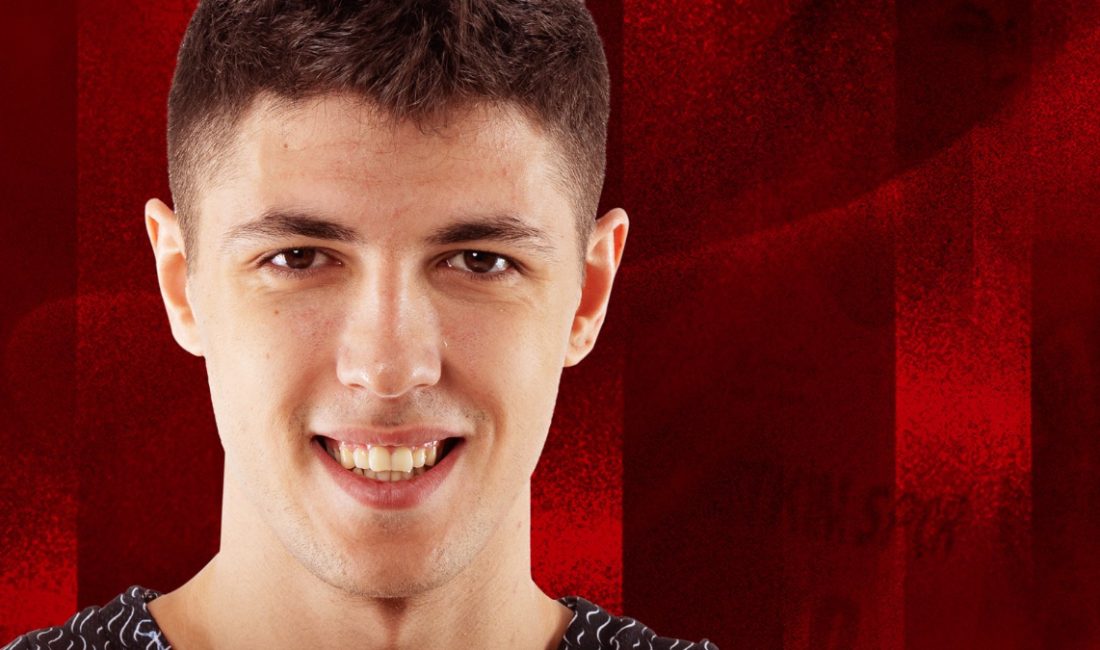 Türkiye Basketbol Süper Ligi gruplarından Karşıyaka, genç oyuncu Meriç Kuntker