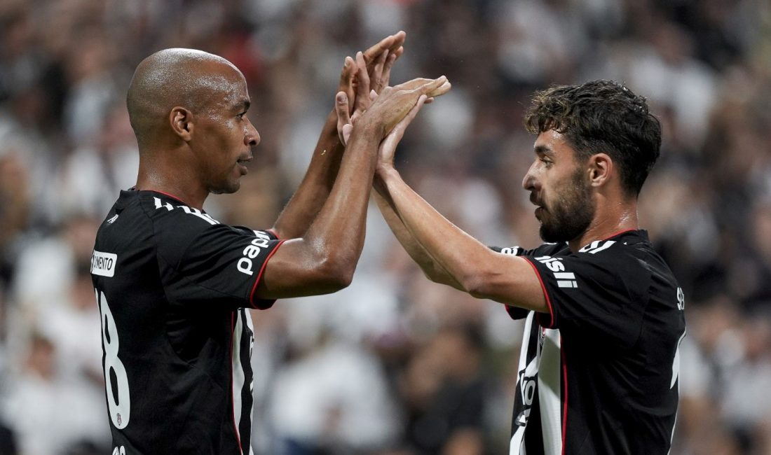 Beşiktaş'ın orta saha oyuncusu Kartal Kayra Yılmaz, St. Patrick's maçının akabinde