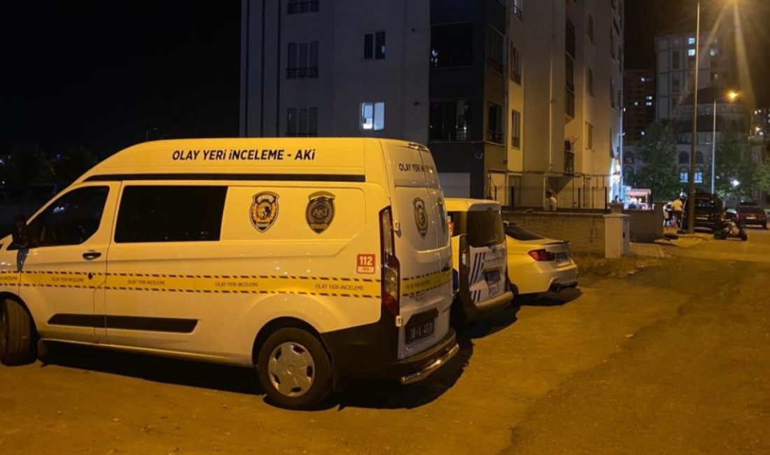 Kayseri'de abla, dolaptaki eşyasının yerini değiştirdiği için kardeşini kolundan bıçakla