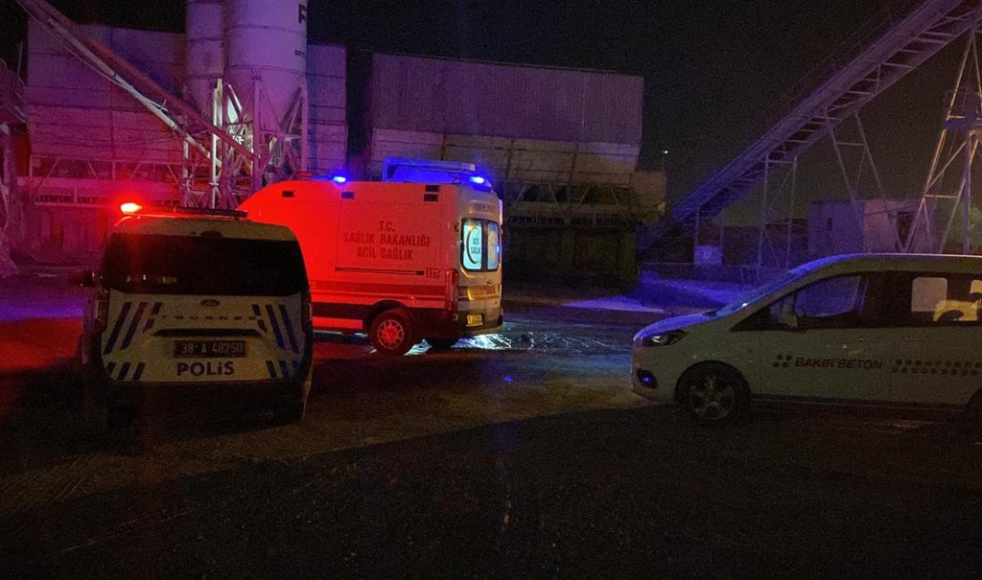 Kayseri’de bir çimento firmasında çalışan sürücü, çimento kamyonunu boşaltırken basınç