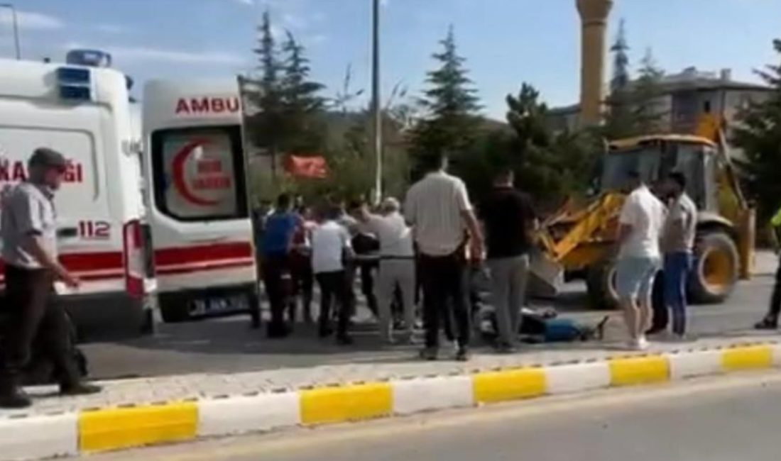 Kayseri'de polisin dur ihtarına uymayıp girdiği zıt yolda iş makinesi