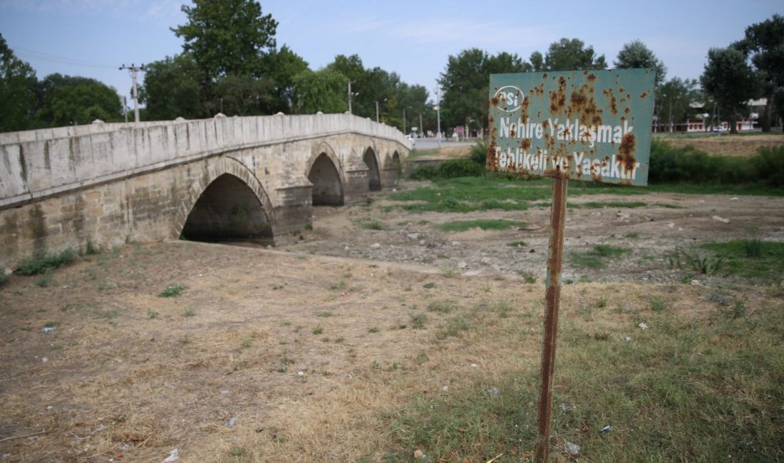 Çok sıcakların tesirli olduğu Edirne'de de kentin en kıymetli su