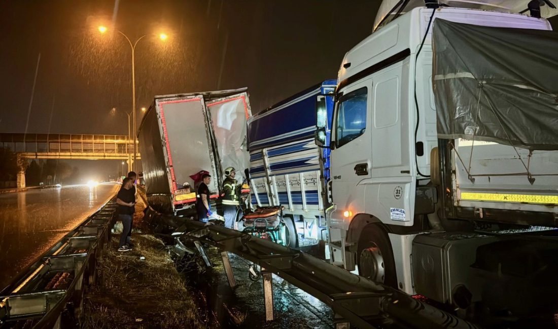 Kocaeli'de gerçekleşen zincirleme trafik kazasında 3 araç birbirine girdi, 1 kişi