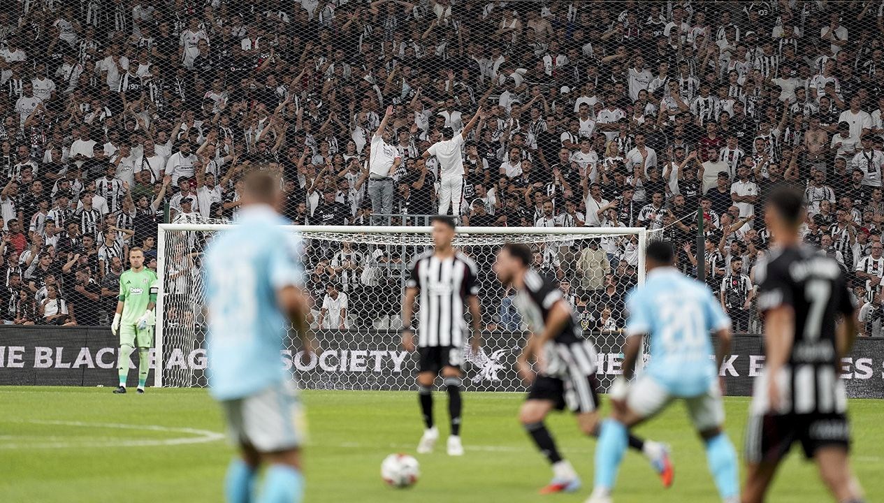 Avrupa futbolunun kulüp seviyesindeki üç numaralı turnuvası Konferans Ligi'nde üçüncü