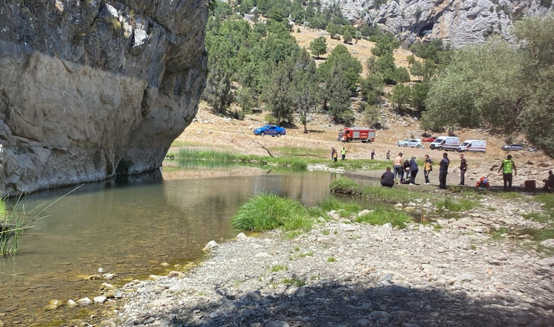 Konya'da kayalığın yamacındaki akarsuların oluşturduğu düdene giren kız kardeşler boğularak