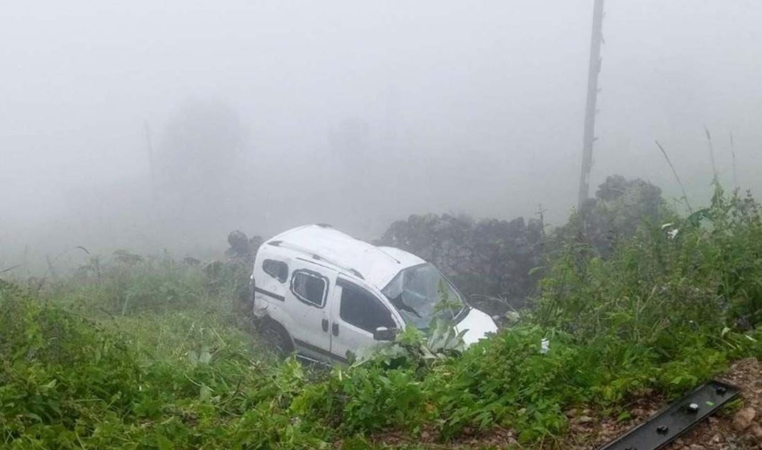 Gümüşhane'de denetimden çıkan araç köprülü kavşaktan düştü. Birebir aileden 5
