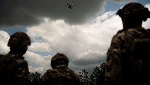 Letonya'da Rusya hududunun güçlendirilmesi hedefiyle açılan ihalede, Rus zırhlı araçlarının