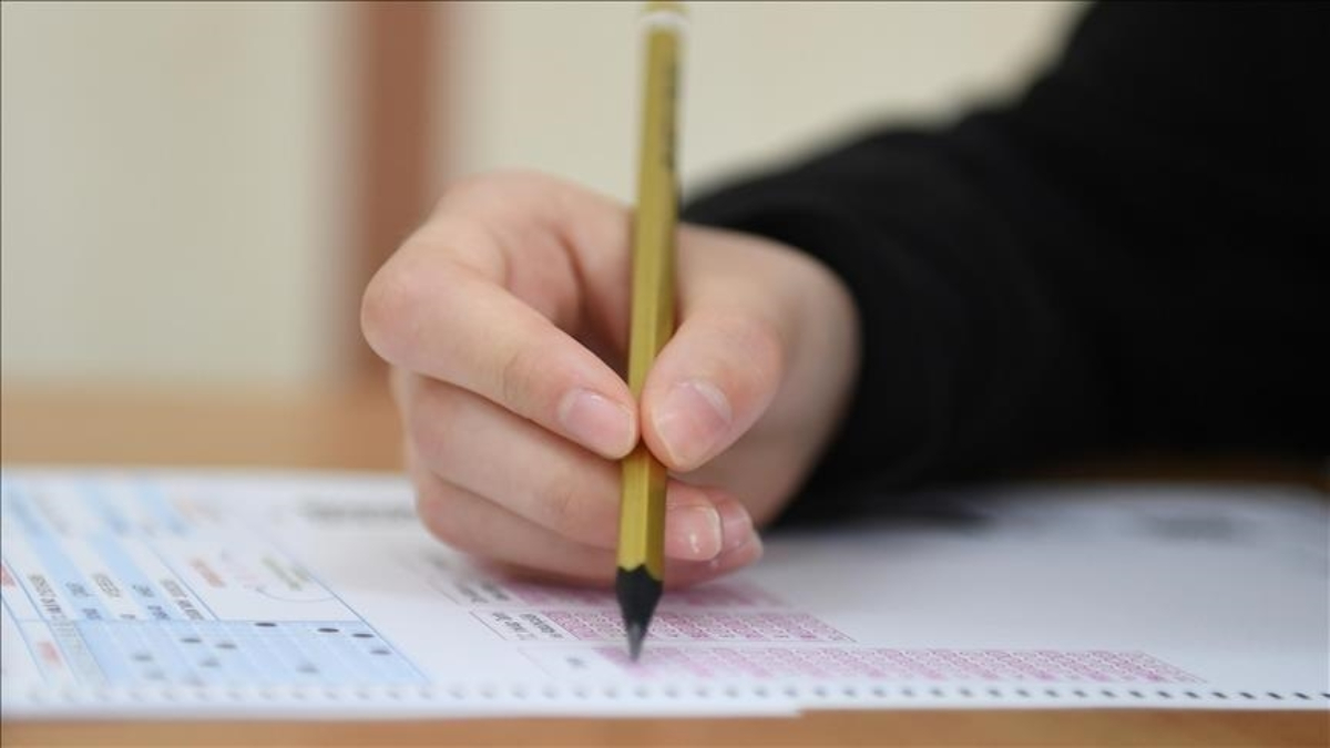 Yaklaşık 1 milyon 8'inci sınıf öğrencisinin merakla beklediği LGS tercih