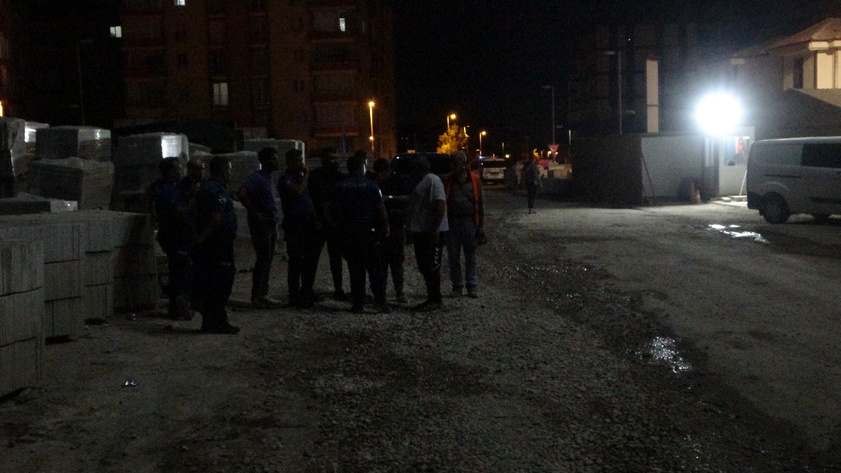 Yeşilyurt ilçesinde bir şantiyede çalışanlar ortasında çıkan taşlı sopalı hengamede