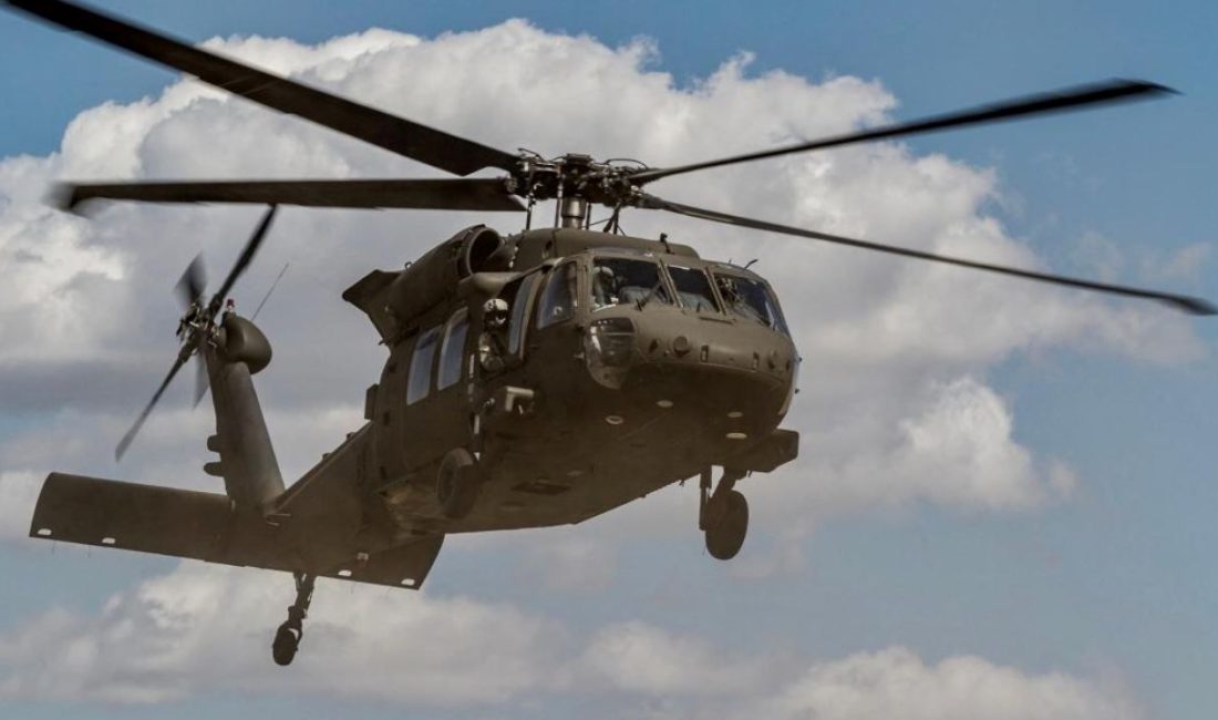 Malezya Hükümdarı Sultan İbrahim İskender orduya ABD üretimi Black Hawk helikopteri