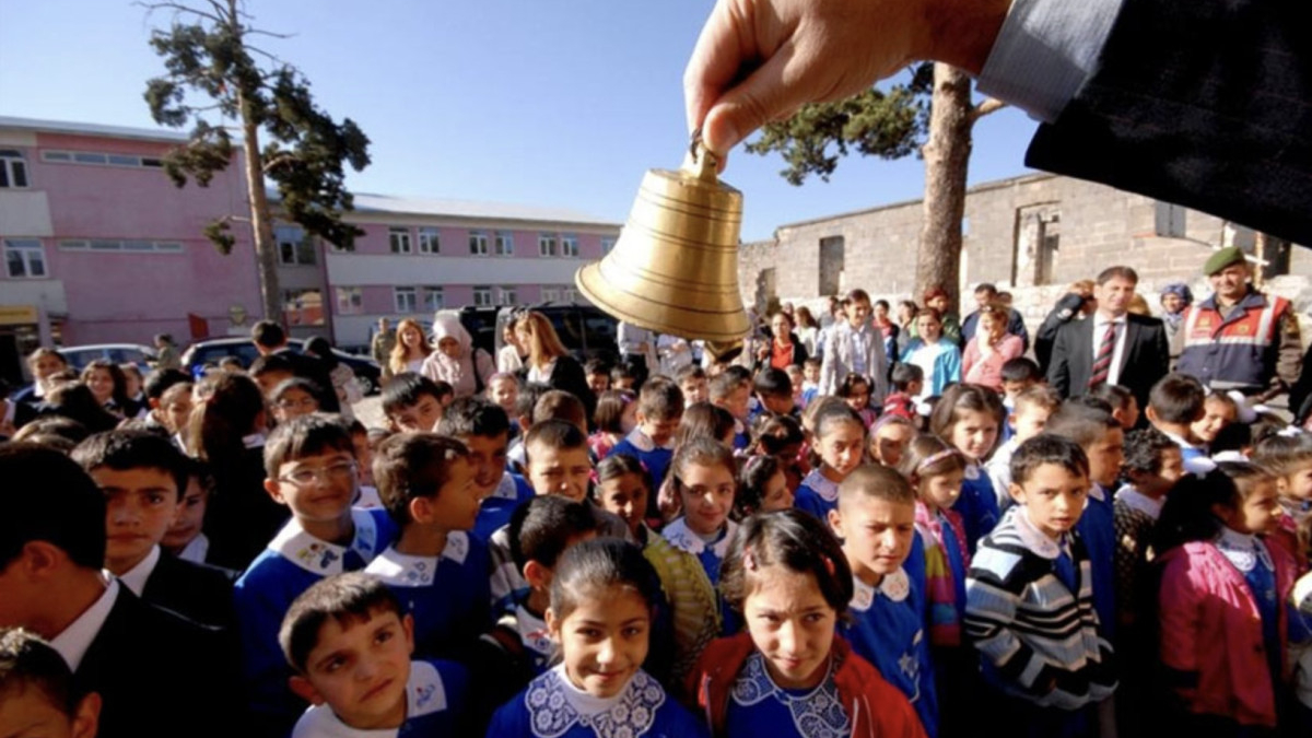 Milli Eğitim Bakanı Yusuf Tekin'in imzasını taşıyan genelgeye nazaran, öğrencilerde
