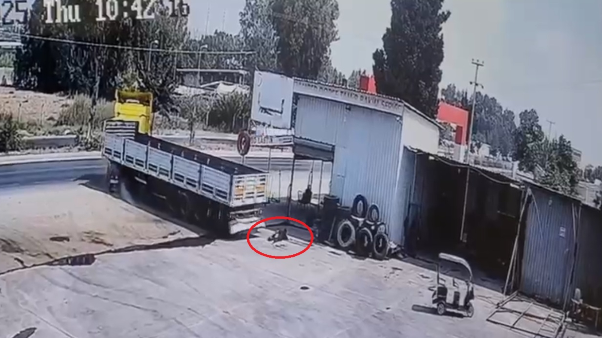 Akdeniz ilçesinde, tamirhanede çalışan 16 yaşındaki emekçi Buyruk Kılınç, alt