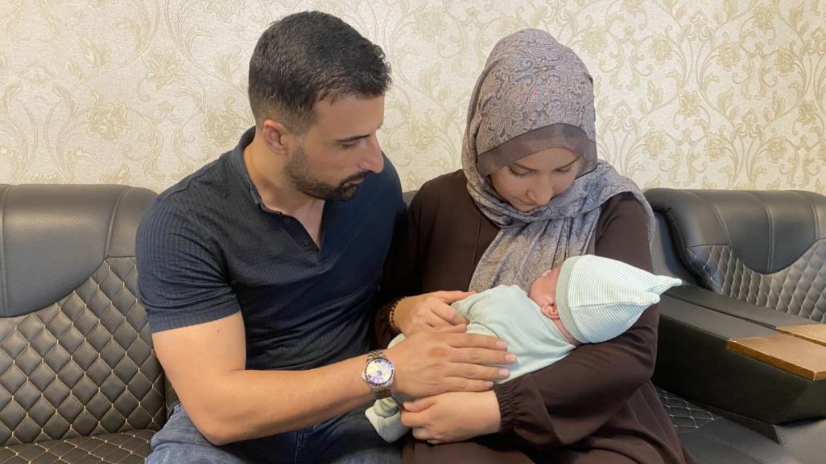 Genç çift birinci çocuklarında yaşadıkları mevtle biten acı nedeniyle ikinci