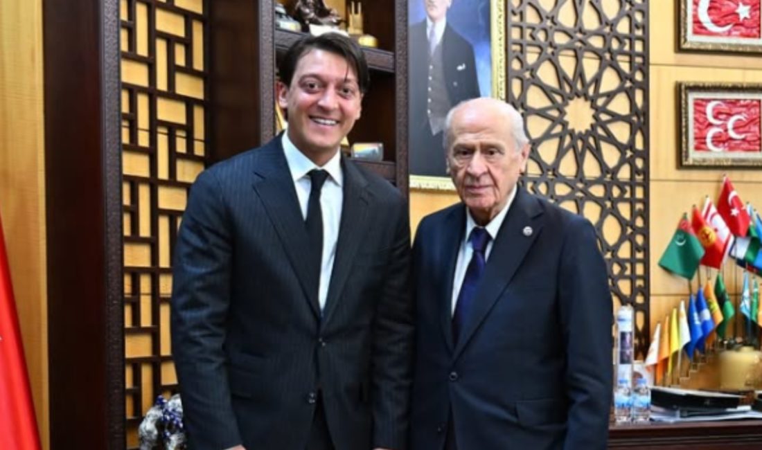 AK Parti MYK Üyesi Mesut Özil, MHP lideri Devlet Bahçeli'ye