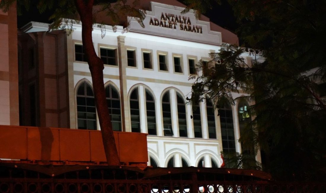 Antalya’da "rüşvet" soruşturması kapsamında tutuklanan ve Büyükşehir Belediye Başkanlığı vazifesinden
