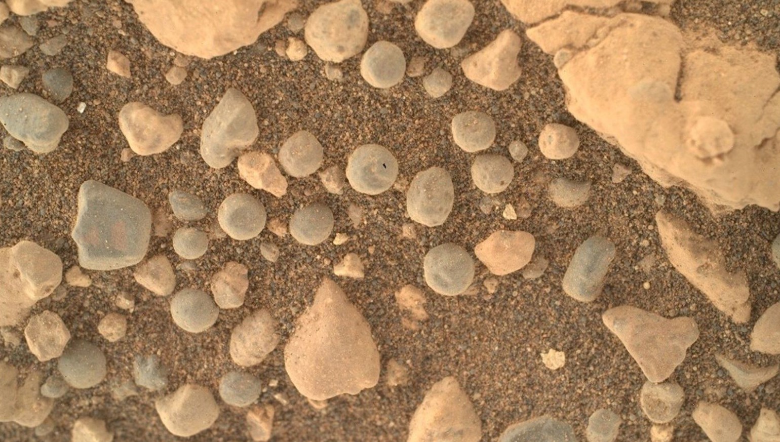 NASA’nın Perseverance aracı, Mars’ta volkanik ya da kozmik çarpmalarla oluşmuş