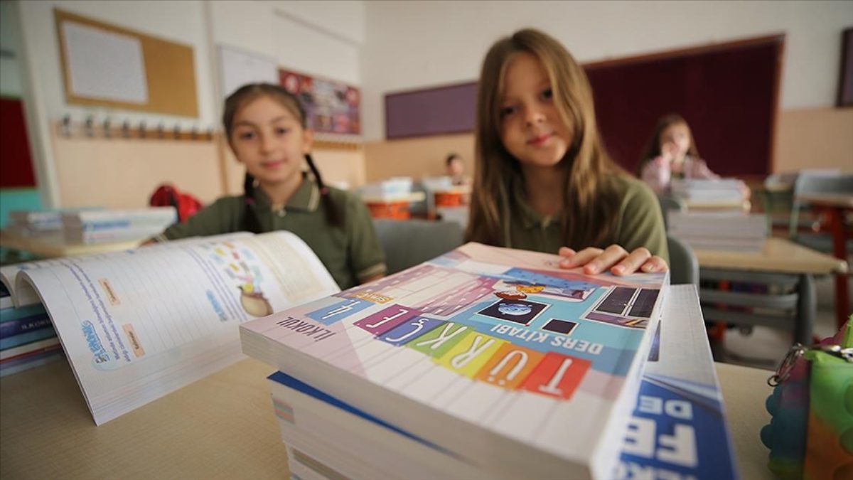 Okullar açılmadan evvel bir öğrenci için yapılabilecek alışverişin ortalama maliyetini