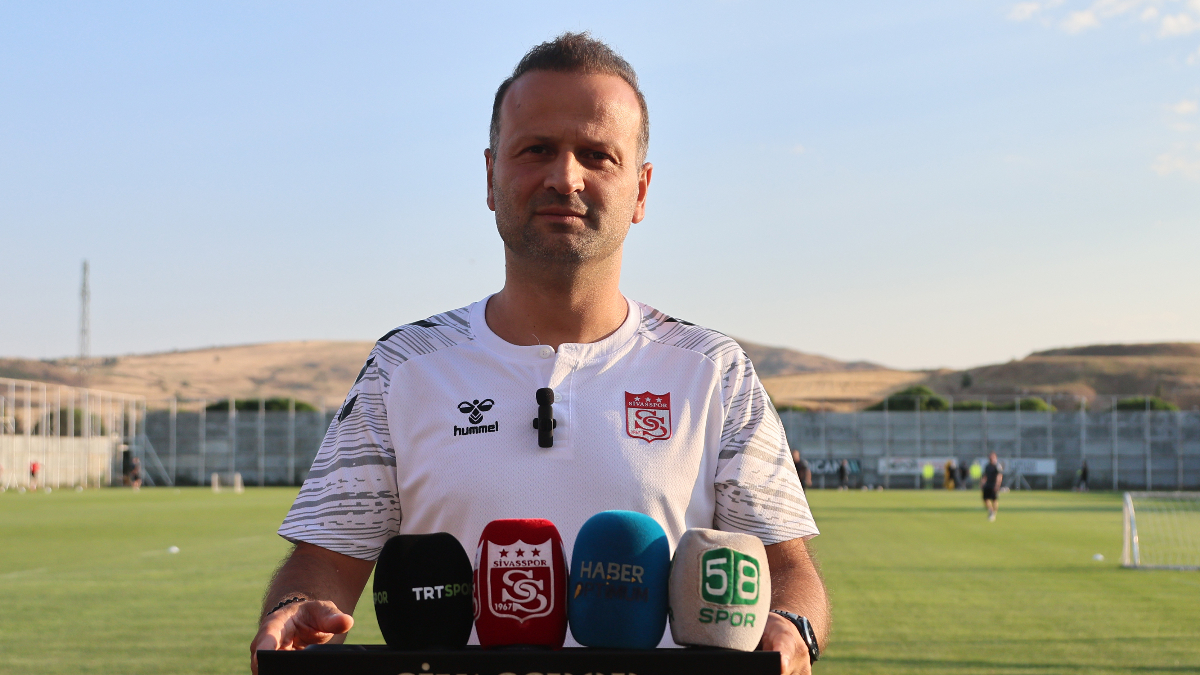 Sivasspor Teknik Yöneticisi Osman Zeki Korkmaz, “Dünyanın neresinde olursa olsun