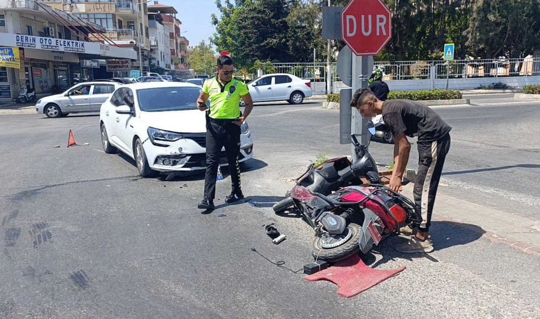 Antalya Manavgat'ta araba ile elektrikli bisiklet çarpıştı. Kazada bisiklet şoförü