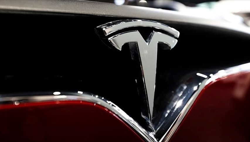 Tesla, 2019 yılında Otopilot modundayken bir yayaya çarparak öldürdüğü ve