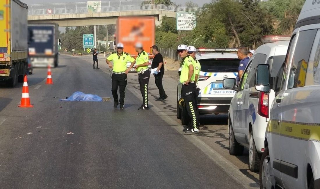 Adana'da otoyolda karşıdan karşıya geçmeye çalışan yaya TIR'ın çarpması sonucu