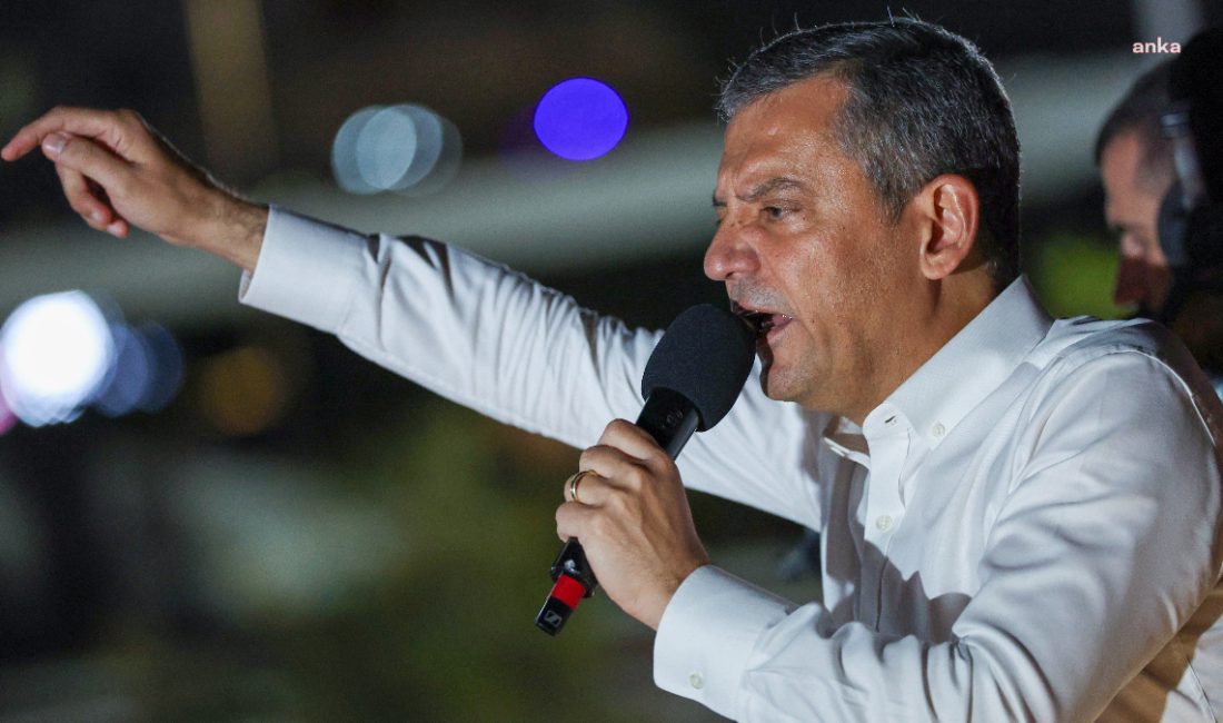 Hasret Çerçioğlu'nun AK Parti'ye katılmasına reaksiyon olarak CHP'nin Aydın'da düzenlediği