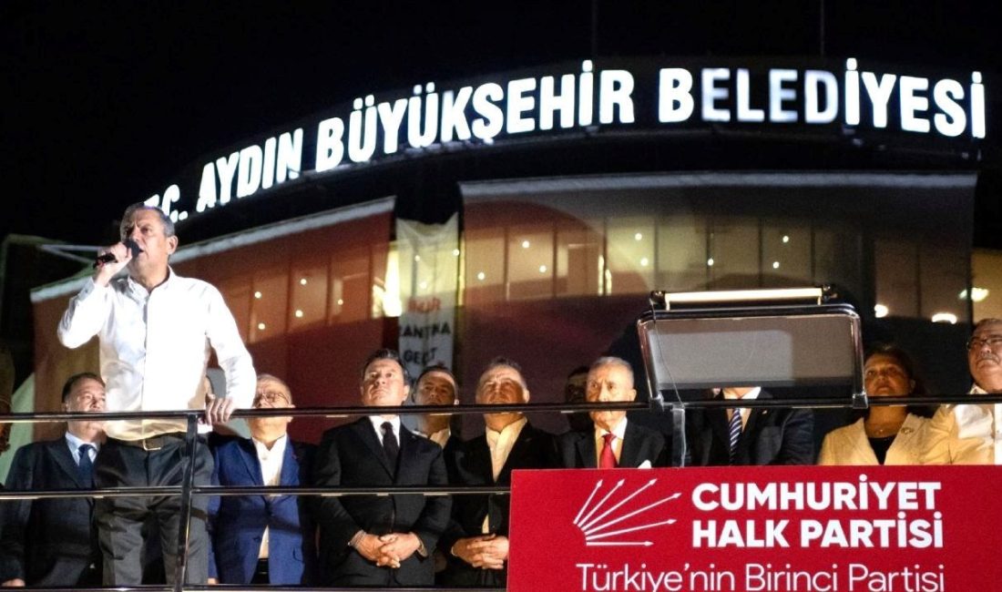 CHP lideri Özgür Özel Aydın'da düzenlenen mitingde yaptığı konuşmada Belediye