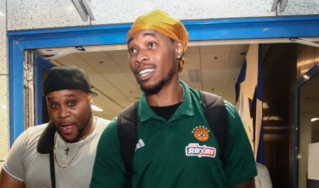 Yunan temsilcisi Panathinaikos, 31 yaşındaki basketbolcu Richaun Holmes'u transfer ettiğini