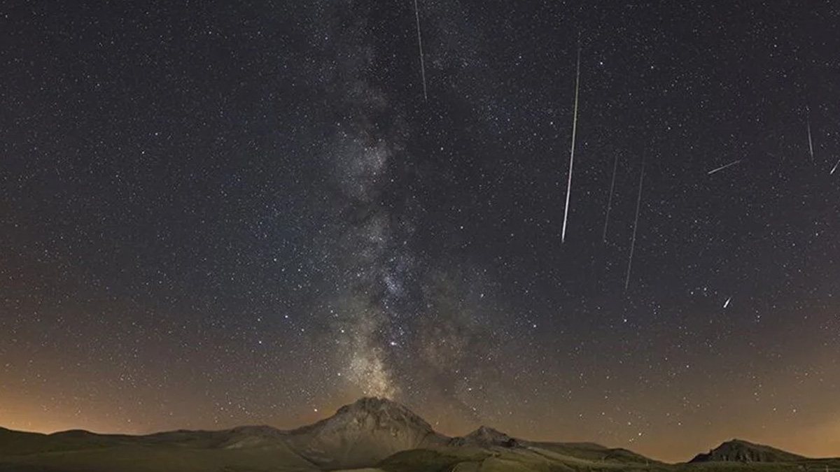 Her yıl tekrarlanan ve meraklılarının heyecanla beklediği Perseid meteor yağmuru