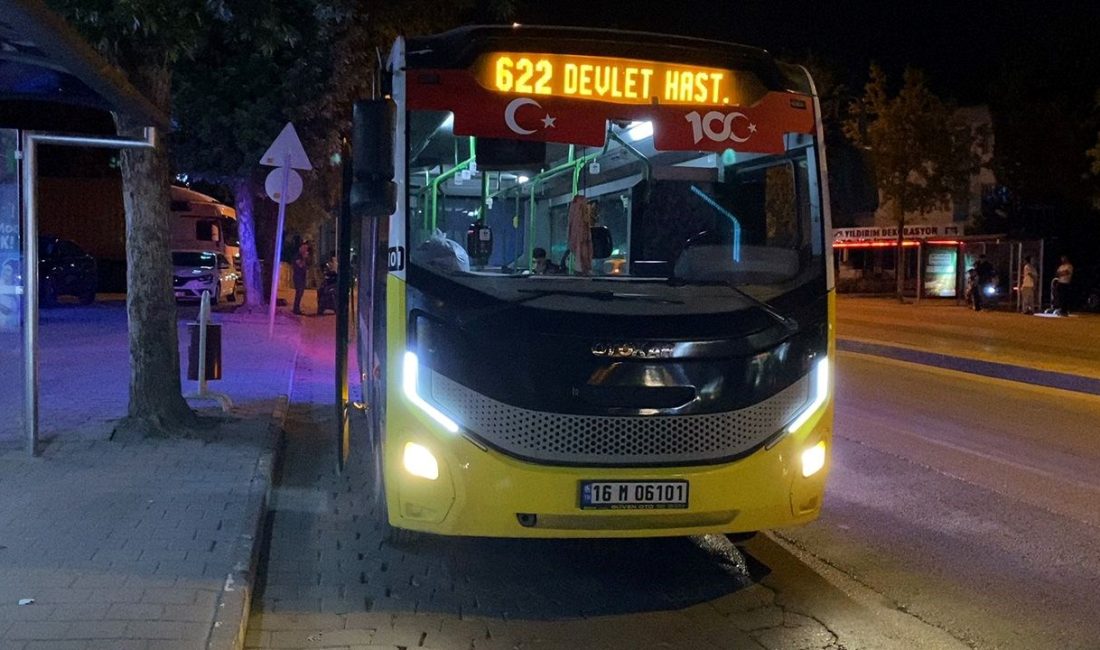 Bursa'da polisin ‘dur’ ihtarına uymayan, kırmızı ışık ihlali yapan özel
