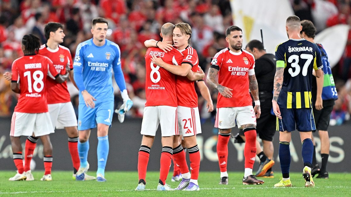 Fenerbahçe'nin Şampiyonlar Ligi play-off tipi rövanşında deplasmanda Benfica'ya 1-0 yenildiği