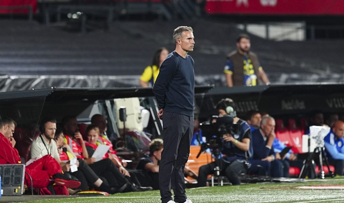 Feyenoord Teknik Yöneticisi Robin van Persie, "Oyuncularım çok düzgün bir