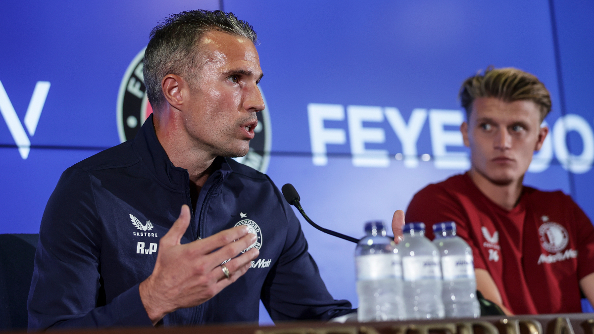 Feyenoord Teknik Yöneticisi Robin van Persie, Fenerbahçe ile oynayacakları maçın