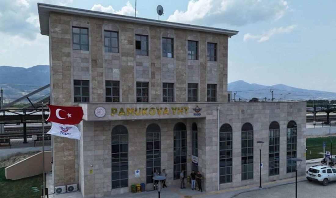 TCDD Nakliyat A.Ş.'nin duyurusuyla açılan Sakarya Pamukova YHT İstasyonu, başta
