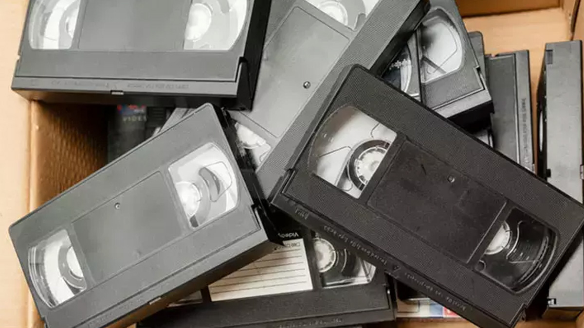 Tavan ortasında saklanan pek çok eşya şimdilerde koleksiyonerlerin açık amacı