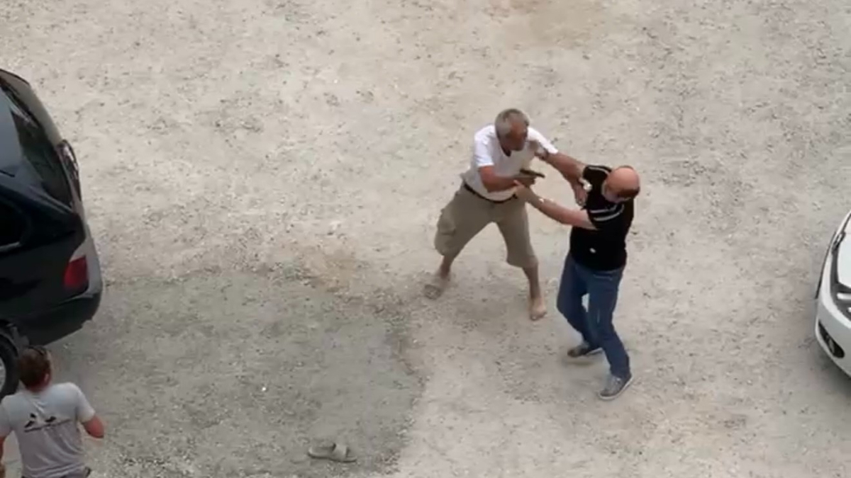 İlkadım ilçesinde, otoparkta müşteri ile otoparkçı ortasındaki hengamede arbede sırasında