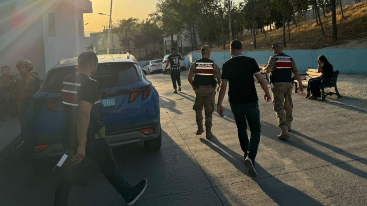 Şanlıurfa'da arazi uyuşmazlığı nedeniyle akrabalar ortasında çıkan silahlı arbedede amca