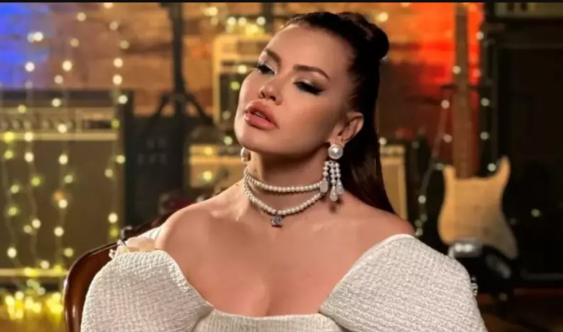 Müzikçi Lara hastanede odasından yaptığı paylaşımla takipçilerini endişelendirdi.